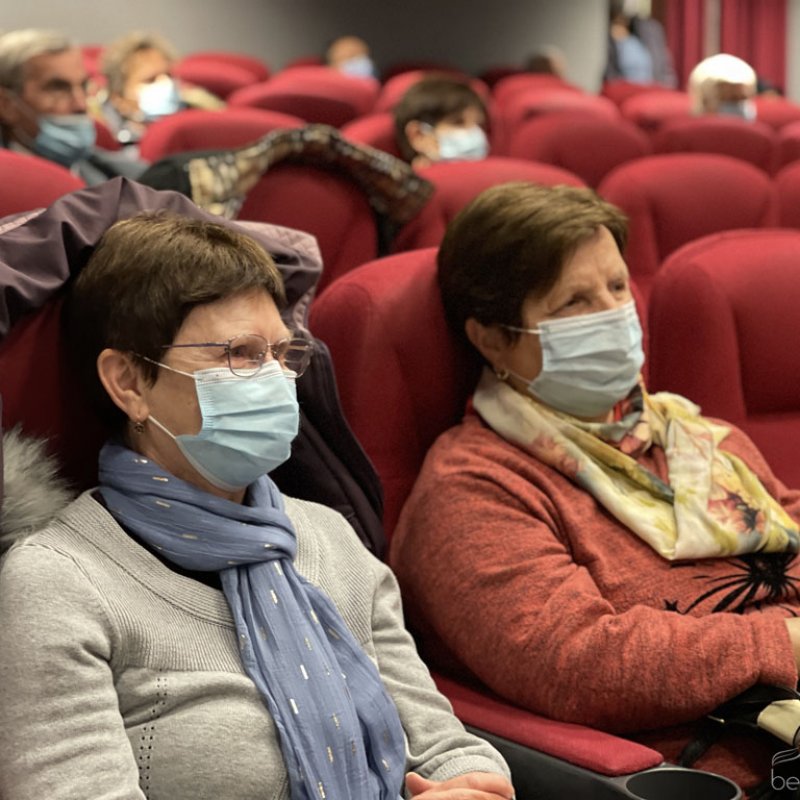 Fellobbant a szeretet lángja 10